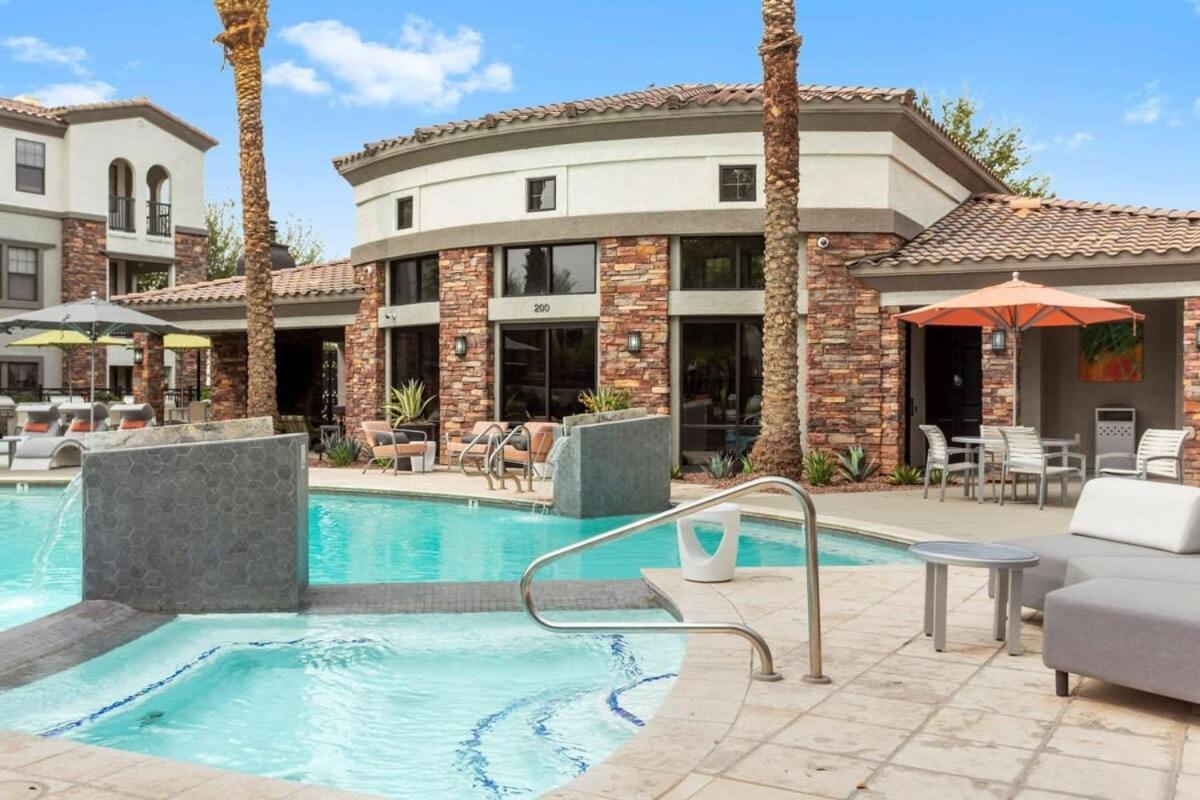 Apartment Cozysuites By The Stadium W Pool 09