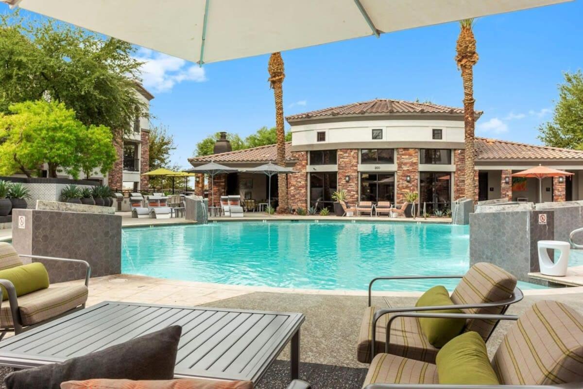Cozysuites By The Stadium W Pool 09 Apartment