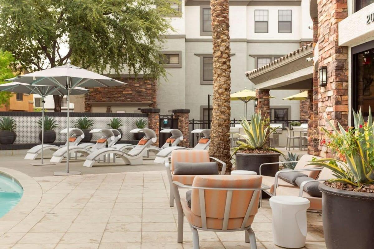 Cozysuites By The Stadium W Pool 09 * Glendale
