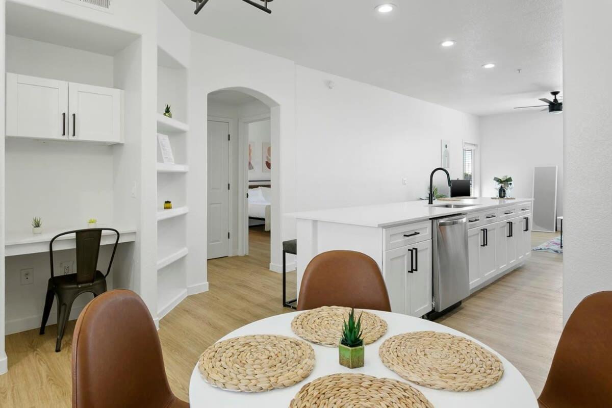 Cozysuites By The Stadium W Pool 09 Apartment Glendale